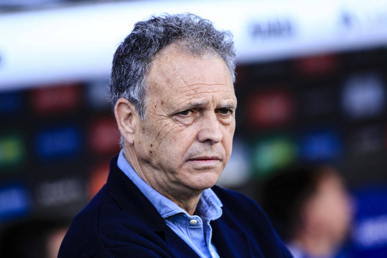 包含塞维利亚球员遭遇恶性犯规需休息调整的词条