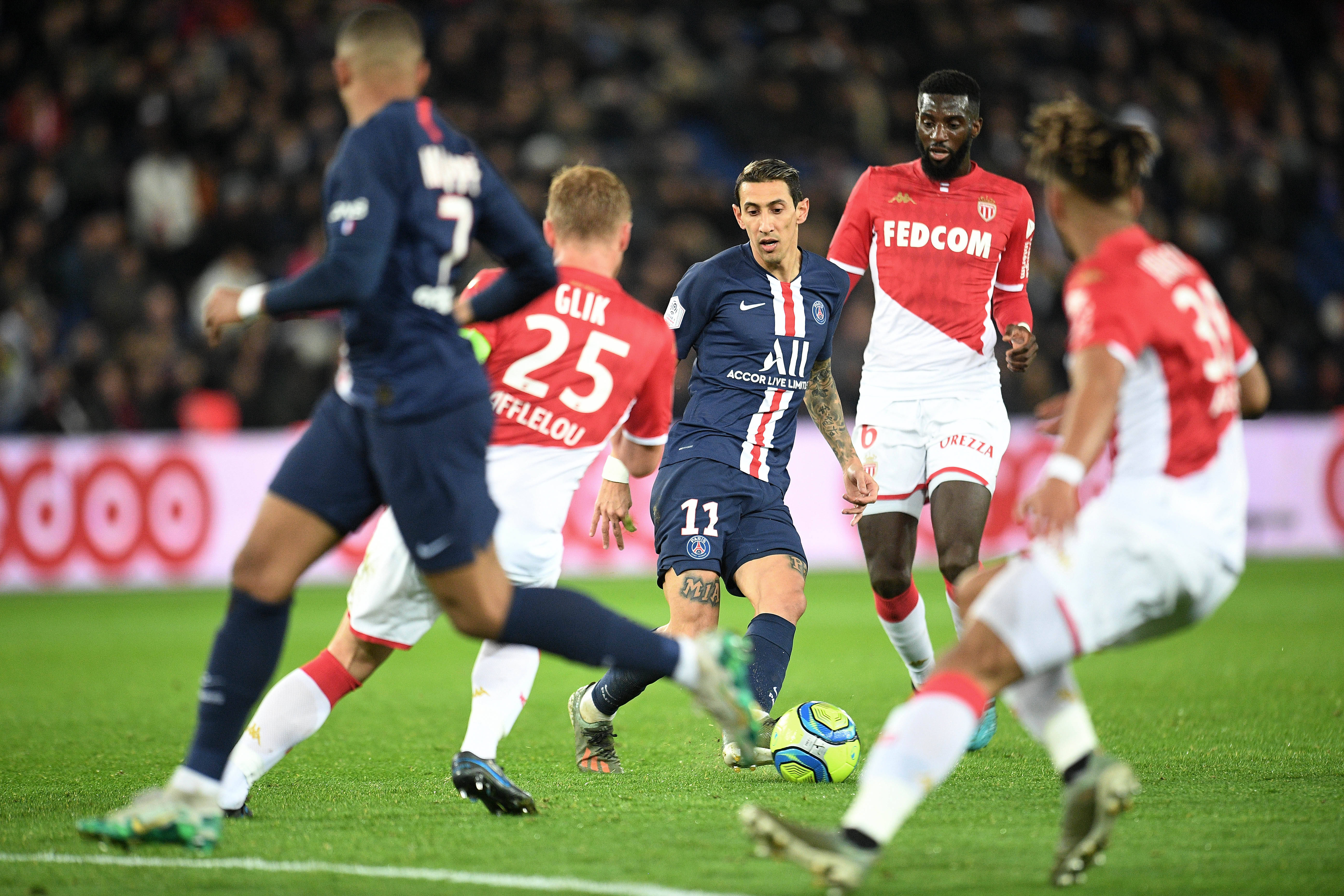 包含巴黎圣日耳曼面对里昂，争取法甲加冕的词条