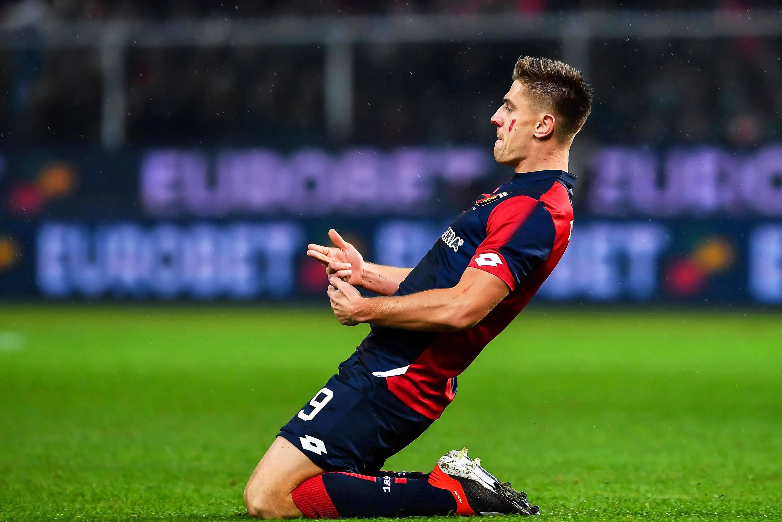 包含卡利亚里主场再添胜利，保持不败的词条