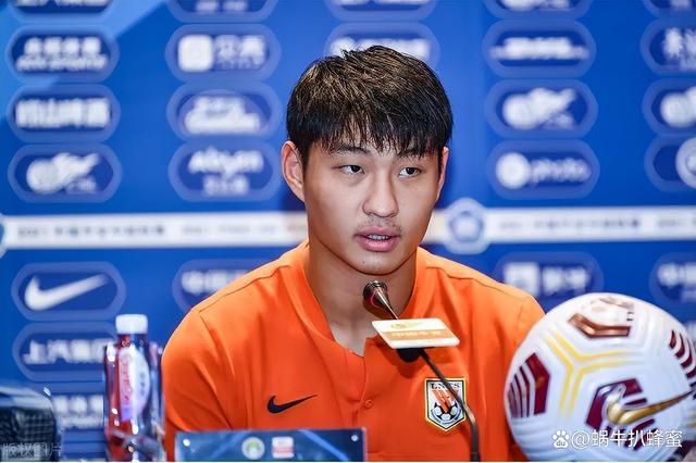 泰国足球选拔赛新人崭露头角 泰国足球选拔赛新人崭露头角