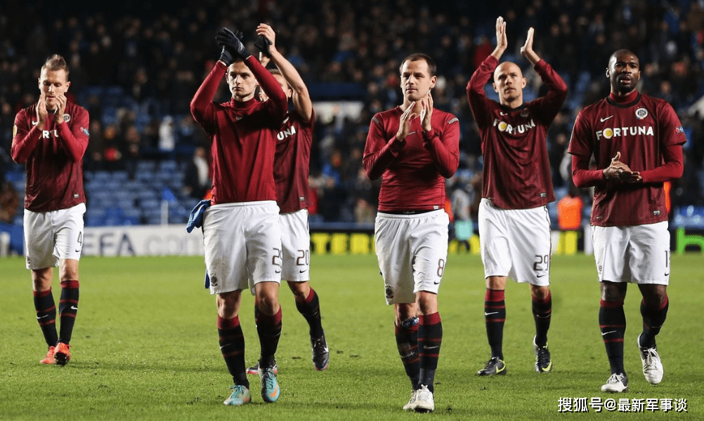 里昂队逆转取胜，惊险保持不败