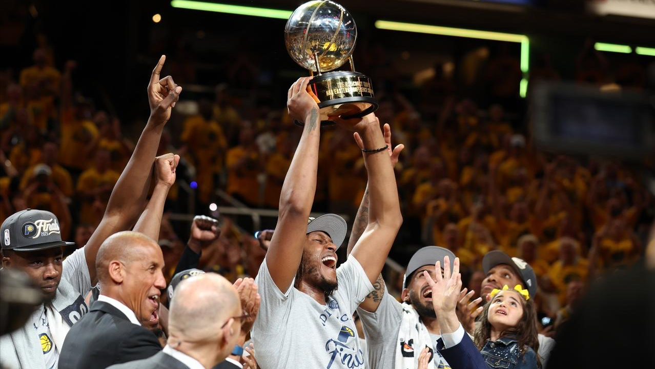 关于篮球赛事再度开启,球员瞬间爆发惊人实力的信息 关于篮球赛事再度开启,球员瞬间爆发惊人实力的信息