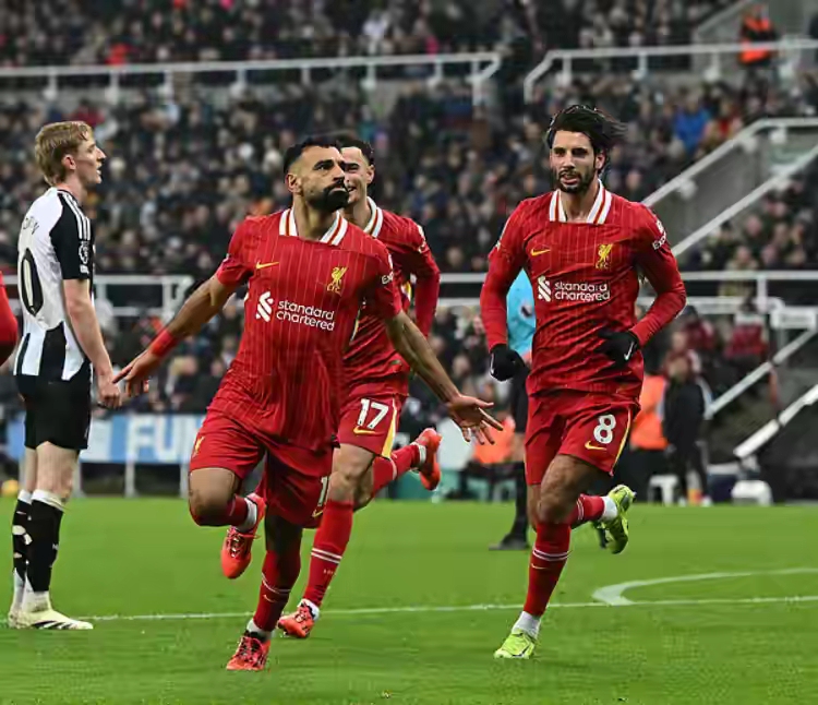 爱游戏入口-马其顿队在欧预赛中主场取胜